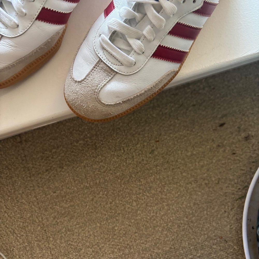 Adidas Sambas sz 7.5 men or sz 9 women